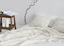 комплект плед с косами (180*220) и 2 наволочки (50*50) молочный в Иркутске